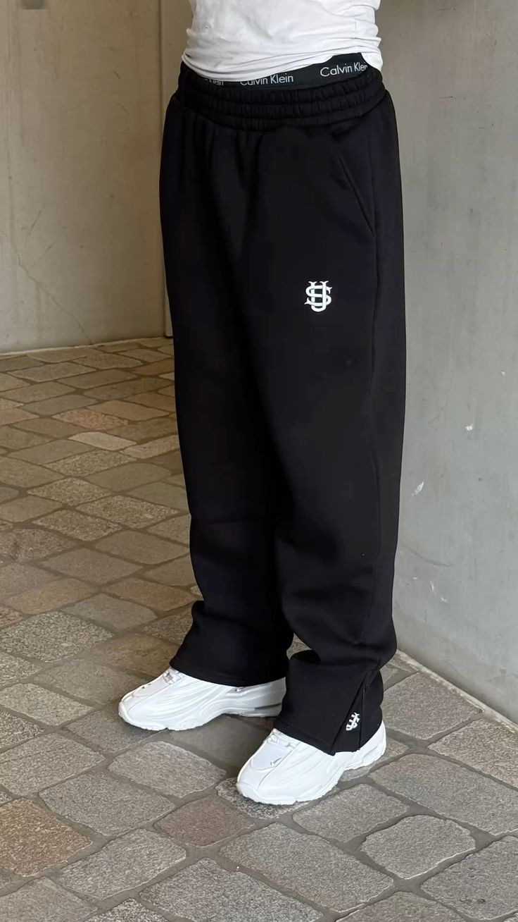 Black baggy Trackpants - Premium design and quality