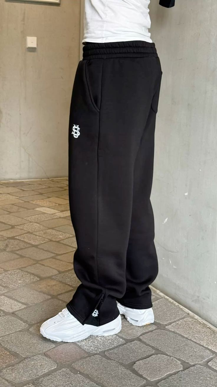 Black baggy Trackpants - Premium design and quality