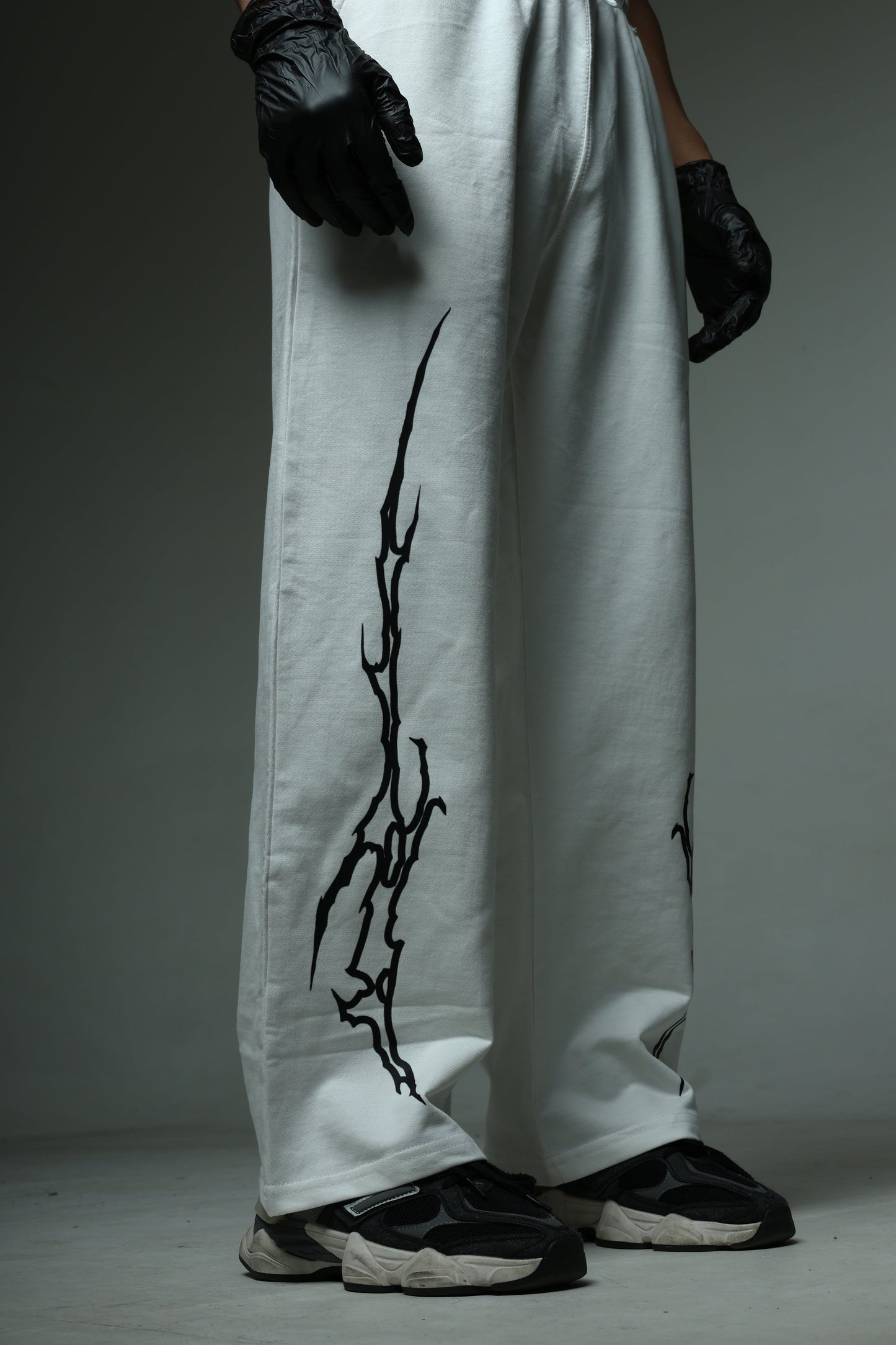THE CARNAGE COMFORT BAGGY TRACK PANTS