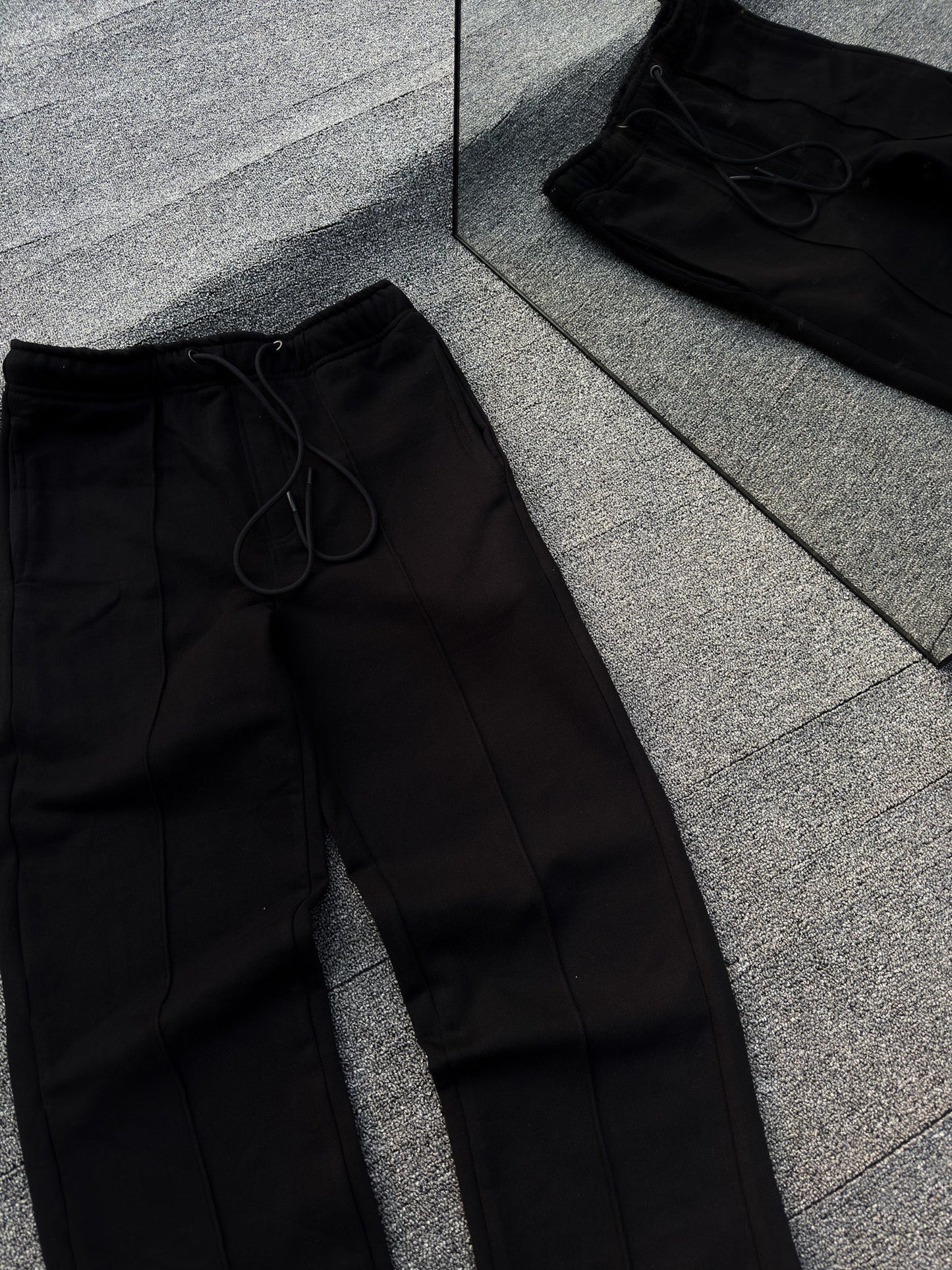 Initial Sweatpant - Black